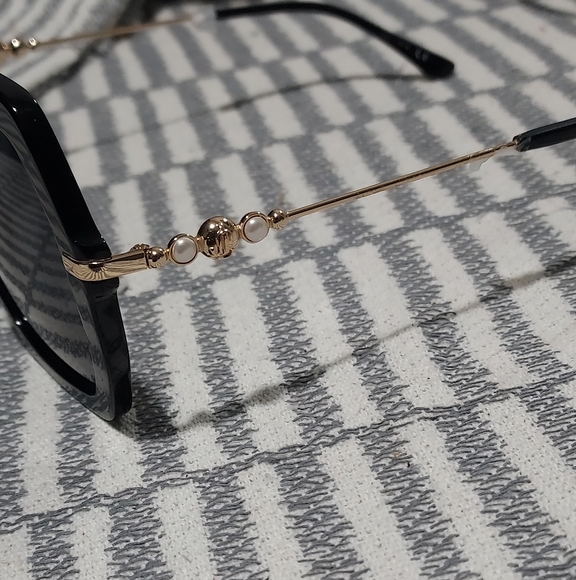 Jimmy choo over-sized sunglasses - Picture 2 of 9